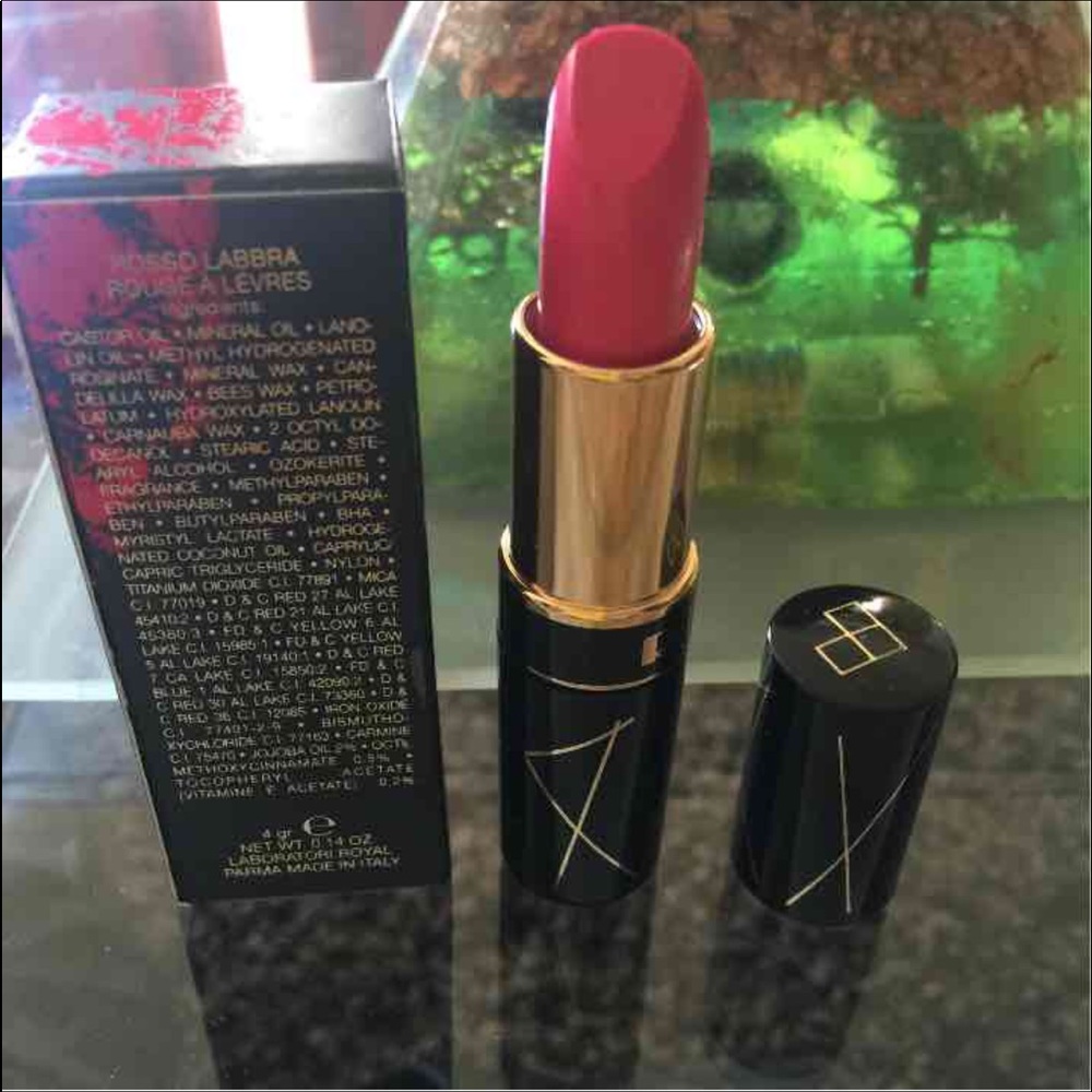 Brand new Royal Lipstick #008